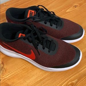 NWOT!!! Nike flex experience 7
